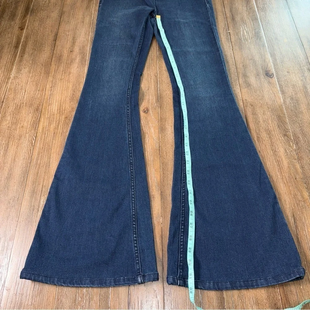WE THE FREE Penny Pull-On Flare Jeans Dark Blue Boho low Ris Retro